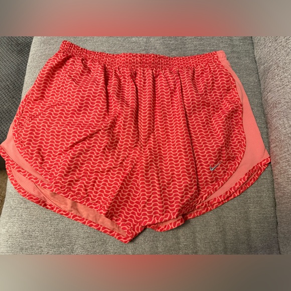 Nike Pants - Nike Tempo Dri-FIT coral orange Athletic Shorts Large